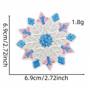 Vendita calda <span class=keywords><strong>di</strong></span> <span class=keywords><strong>colore</strong></span> bianco <span class=keywords><strong>blu</strong></span> tema <span class=keywords><strong>di</strong></span> natale ricamato in ferro su tessuto in saia fiocco <span class=keywords><strong>di</strong></span> neve patch per vestiti Hat Bag - Product Image 6