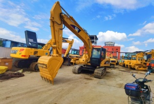 รถขุดตีนตะขาบ Caterpillar 320C เครื่องจักรกลหนักสำหรับงานก่อสร้าง เครื่องจักรงานวิศวกรรมหนัก เครื่องจักรสำหรับงานขุดถนนและเหมืองแร่ - Product Image 2