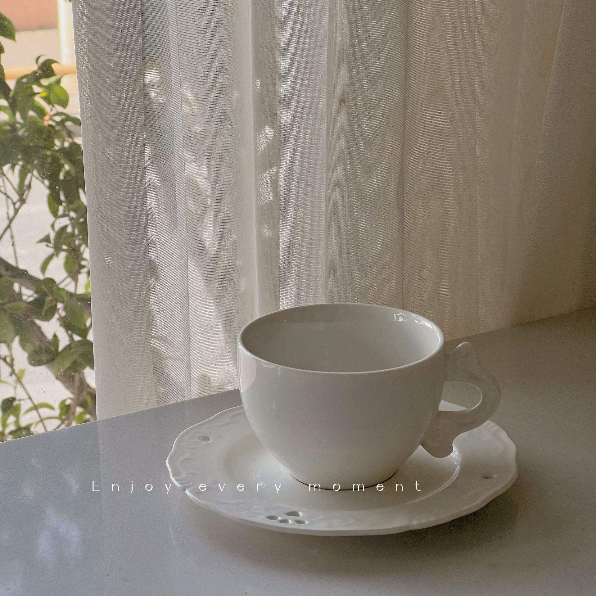 Hollow cups and plates