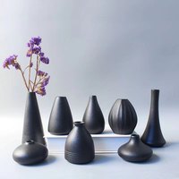 Vases en céramique de fleur noire mate faits à la main pour la décoration de la maison