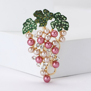 Broche en alliage ornée de strass en forme de raisin, nouvelle collection 2026, bijou de luxe haut de gamme <span class=keywords><strong>pour</strong></span> femme, idéal <span class=keywords><strong>pour</strong></span> les banquets, cadeau élégant, épingle <span class=keywords><strong>pour</strong></span> col de veste - Product Image 1