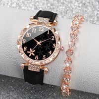 Set Gelang Jam Tangan Wanita Kulit Berhias Berlian Baru Terlaris Lintas Negara, Elegan, Berkelas, Serbaguna, Quartz, untuk Pelajar