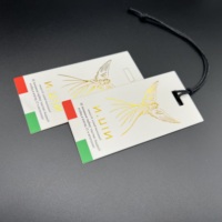 Estampage d'or papier personnalisé imprimé Swing Tags vêtements étiquette nom Logo accrocher étiquette avec ficelle pour vêtement propre marque Logo