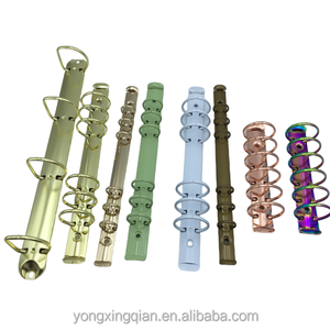 Les fabricants vendent une vaste gamme de dossiers en métal à six trous avec clip pour ordinateur portable pour l'école. - Product Image 5