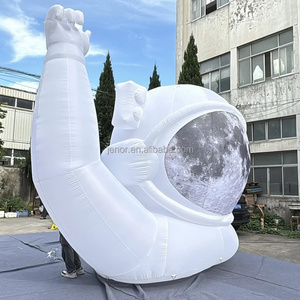 La mascotte astronaute gonflable est utilisée pour la décoration publicitaire lors de la fête sur <span class=keywords><strong>le</strong></span> thème de l'<span class=keywords><strong>aviation</strong></span> au musée des sciences. - Product Image 4
