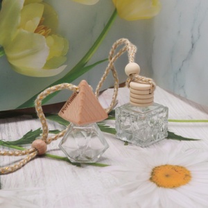 Biểu Tượng Tùy Chỉnh Các Loại Xe Hương Liệu Tinh Dầu Khuếch Tán Chai Thủy Tinh Mini Rỗng Treo Chai Nước Hoa - Product Image 2