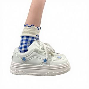 Chaussures épaisses à bout fermé personnalisées, chaussures de sport d'hiver pour femmes, chaussures de marche, dessus en cuir synthétique, semelle intermédiaire en TPE, chaussures de marche en PVC - Product Image 4