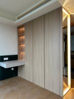 Armoire de bureau moderne minimaliste finition mate, portes coulissantes sans poignée personnalisées de luxe, éclairage LED, revêtement anti-UV pour appartement