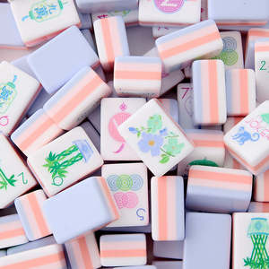 Jeu de tuiles de mahjong en acrylique moderne personnalisé OEM, imprimé et gravé, quatre couches, luxe, mahjong américain - Product Image 6