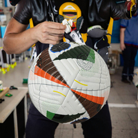 Ballon de football professionnel de haute qualité pour matchs de ligue, stock d'usine, personnalisable, sans couture, léger, écologique, taille 7, en PU