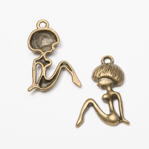 Figurine <span class=keywords><strong>de</strong></span> <span class=keywords><strong>femme</strong></span> aux <span class=keywords><strong>cheveux</strong></span> courts en alliage <span class=keywords><strong>de</strong></span> zinc argenté antique, silhouette assise, pour la décoration <span class=keywords><strong>de</strong></span> sacs à main rétro - Product Image 2