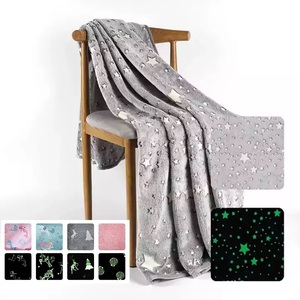 2023 nuova coperta di Design Glow In The Dark coperta da letto pieghevole leggera con coperta da tiro con <span class=keywords><strong>stelle</strong></span>