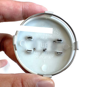 Couvercle central <span class=keywords><strong>de</strong></span> <span class=keywords><strong>roue</strong></span> <span class=keywords><strong>de</strong></span> voiture 60mm / 61mm / 68mm/ 69mm adapté au capuchon <span class=keywords><strong>de</strong></span> moyeu <span class=keywords><strong>Audi</strong></span> Q2 Q3 Q5 Q6 Q7 Q8 A1 A2 A3 <span class=keywords><strong>A4</strong></span> A5 A6 A7 A8 TT - Product Image 1