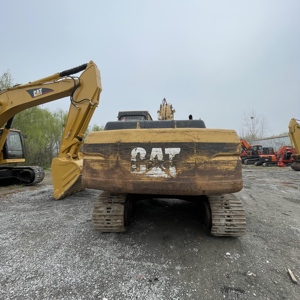 Excavatrice sur chenilles Caterpillar 320BL d'occasion avec peu d'heures de fonctionnement. Excavatrice Cat 320BL d'occasion en stock. - Product Image 3
