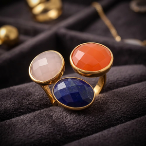Bague plaquée or et rhodium ornée de trois pierres colorées, style ethnique, élégance fascinante - Product Image 3