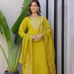 Kurta De Seda Pura Regular Bordado Floral Amarillo Con Pantalón Con Dupatta - Product Image 1