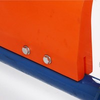 Système de nettoyage de courroie de type segment de balayeuse de convoyeur de grattoir de polyuréthane robuste avec roulement à rouleaux pour les industries d'entrepôt