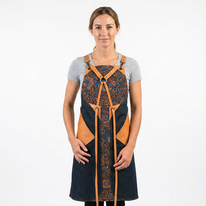 Tablier en jean avec taille réglable et poches pour une utilisation quotidienne en cuisine - Product Image 1