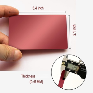 Kartu Nama Bisnis Aluminium Anodized Standar Kustom Berkualitas Tinggi Grosir 86x54mm Pencetakan UV Ketebalan 0.45mm Laser - Product Image 2