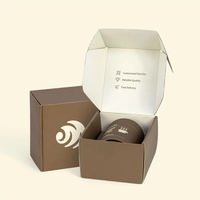 Boîte d'emballage en carton écologique, recyclable, imperméable, portable, personnalisée, avec finition mate, doublée d'éponge, gaufrée, pour vêtements