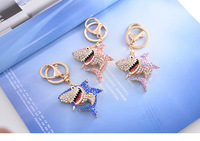 Porte-clés en métal scintillant en alliage avec strass en cristal, motif requin, breloque animale marine pour sac, pendentif décoratif