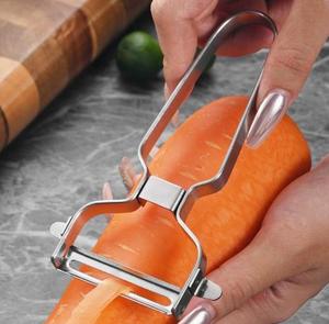 Éplucheur de pommes de terre et de légumes en acier inoxydable pour la cuisine - Product Image 5