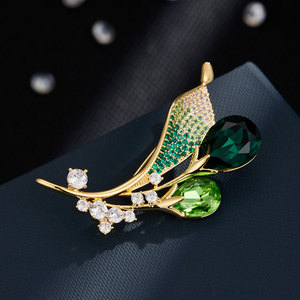 Fashionable Crystal Calla Lily Brooch Micro Inlaid Flower Design Zinc Alloy Women's Party Accessory Suit Coat Corsage - Product Image 1