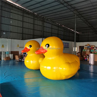 Canard gonflable publicitaire en PVC jaune avec pompe à air pour utilisation en extérieur sur lac ou sur terre