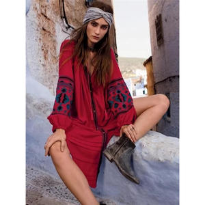 2025 Boho <span class=keywords><strong>robe</strong></span> de mariée col rond avec manches longues tenue de soirée femmes vêtements National brodé lâche <span class=keywords><strong>robe</strong></span> boutonnée - Product Image 1