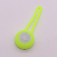 Marqueur lumineux rechargeable multicolore et étanche à suspendre pour collier de chiot, chat, ou balade nocturne avec chien