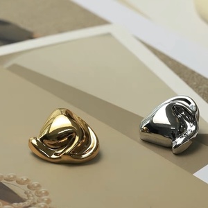 Thời trang hai mặt len outwear áo len áo khoác không đối xứng hình đặc biệt nút trang trí nút nhỏ thơm - Product Image 1