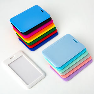 Vente en gros de porte-cartes d'identité coulissant coloré avec logo personnalisé porte-badge en <span class=keywords><strong>plastique</strong></span> dur <span class=keywords><strong>pochette</strong></span> de protection avec fenêtre transparente - Product Image 1