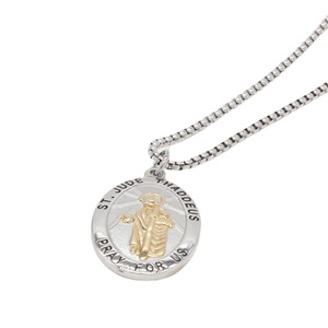 Collar con Colgante Ovalado de la Virgen María en Acero Inoxidable - Product Image 3