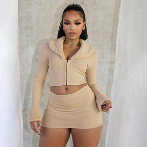 ファー パッチワーク 2ピース スカートセット レディース 衣装 ディープVネック クロップトップ + スカート 女性用 ストリートウェア ハイウエスト スカートセット - Product Image 3