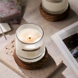 Juego de Velas Aromáticas con Aceites Esenciales, Serie Blooming Delight, en Frascos de Vidrio Hechos a Máquina, de Larga Duración, para Pascua, Ramadán, Diwali - Product Image 2