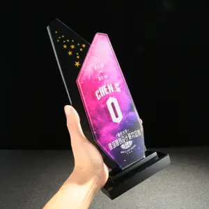 2023 Hoogwaardig Gekleurd Kristalglas Trofee Op Maat Gemaakte Logo Europa Crystal Awards Voor Zakelijk Sportevenement