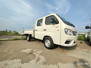 Foton Mini <span class=keywords><strong>camion</strong></span> Double cabine simple rangée 4x2 entraînement 24V <span class=keywords><strong>batterie</strong></span> conduite à gauche Cummins Engine Euro 5 nouvelle cargaison de <span class=keywords><strong>camion</strong></span> léger - Product Image 2