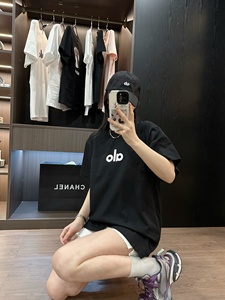T-shirt Casual da Donna in Cotone a Maniche Corte, Vestibilità Ampia, con Effetto Lavato e Strappi, Stampa Lettering, Collezione Estiva 2025, Originale di Fabbrica, per <span class=keywords><strong>Coppia</strong></span> - Product Image 6