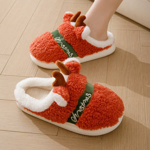 Pantoufles <span class=keywords><strong>de</strong></span> renne <span class=keywords><strong>de</strong></span> Noël bon marché pour femmes Pantoufles chaudes en peluche pour hommes Pantoufles <span class=keywords><strong>de</strong></span> maison floues Cadeaux <span class=keywords><strong>de</strong></span> Noël - Product Image 3