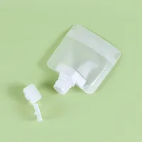 Pochette à bec rabattable rechargeable imprimée sur mesure sac d'emballage cosmétique liquide étanche pour Lotion de voyage crème trousses d'échantillons de toilette