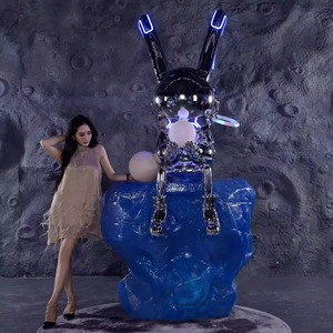 Robbi Moonlight Rabbit Escultura luminosa de fibra de vidrio para suelo Centro comercial KTV Decoración de lujo Internet Celebridad Artesanía de resina