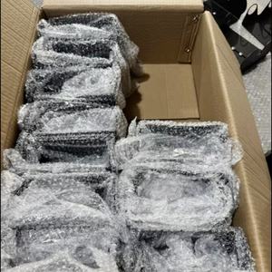 Dispensador Triple de Jabón y Champú para Baño, Montaje en Pared, Acero Inoxidable, Color Bronce Cepillado, Uso en Hoteles, Fabricación en Chapa Metálica - Product Image 6