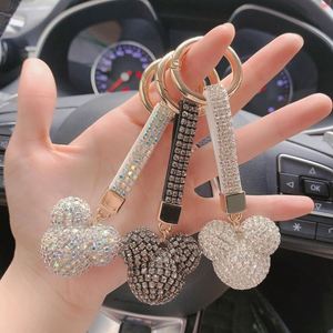 Porte-clés et pendentif de sac pour femme, motif ours en strass et cristaux multicolores, de haute qualité et tendance - Product Image 3
