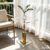 Table d'appoint carrée en acrylique transparent avec piétement doré et transparent, table moderne pour salon, chambre et table de chevet d'hôtel