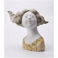 Sculpture en céramique mate de jeune fille, figurine bleue, design européen moderne, ornement d'art de bureau écologique pour la décoration d'hôtel