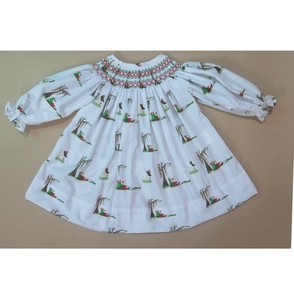 Robe de Noël blanche smockée pour bébé fille, broderie rouge et verte, manches longues, tenue de boutique pour tout-petits, idéale pour les fêtes d'hiver - Product Image 1