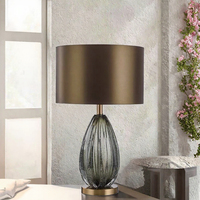 Lampe de table LED en fer émaillé de style nordique moderne pour salon, chambre à coucher, bureau