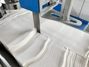 Precio Máquina de papel tisú facial para pequeñas empresas Servilletas automáticas Papel higiénico suave Fabricación de productos Machinery Company - Product Image 3