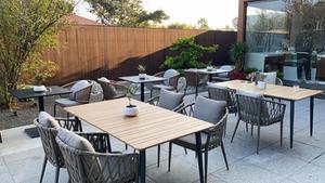 फैक्टरी थोक कम MOQ स्टाइलिश आँगन मेज और एल्यूमीनियम मिश्र धातु कुर्सी सेट - Product Image 2