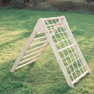 बच्चों के चढ़ाई वाले फ़्रेम खिलौने, चढ़ाई वाले जाल के साथ फ़ोल्ड करने योग्य लकड़ी की चढ़ाई वाली त्रिकोण सीढ़ी, खेल के मैदानों में मनोरंजन खिलौने के रूप में उपयोग किया जाता है